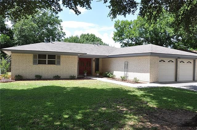 1st image of 1711 Southgate Dr
