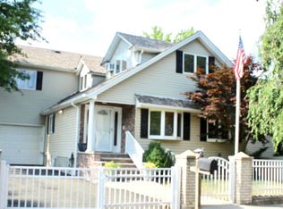 27 Sandgap St, Staten Island, NY 10312