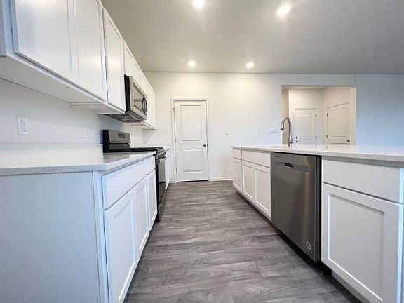 4th image of 7674 W 105th Pl