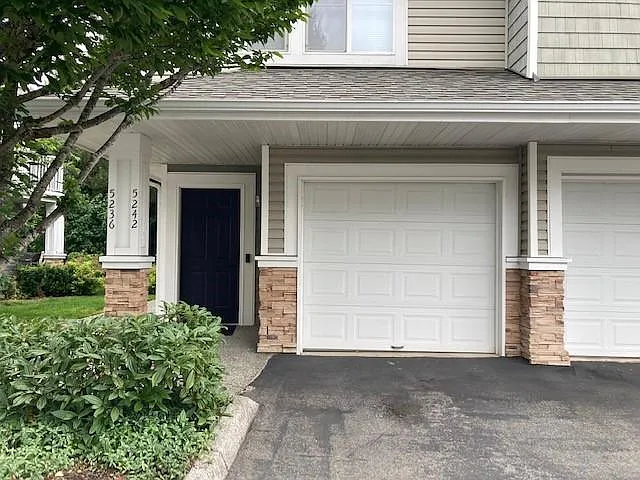 5242 238th Ln SE — Photo 2