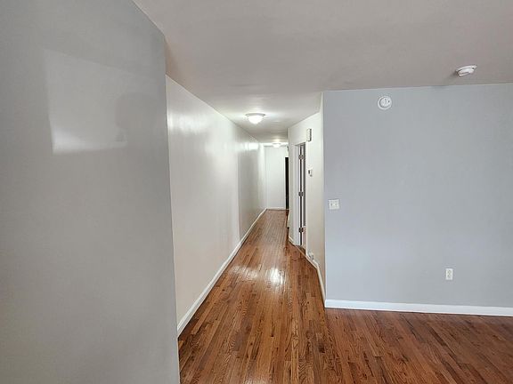 Hallway to bedrooms