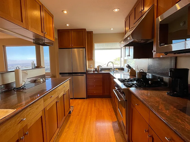 820 Ahwahnee Dr — Photo 2