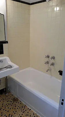 Rented by Max & Associates Realty Corp | media 3