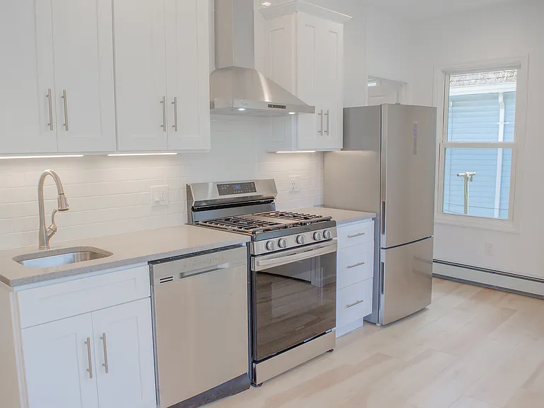 144 Saint James St #2B — Photo 11