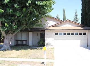 2066 Hilldale Ave, Simi Valley, CA 93063