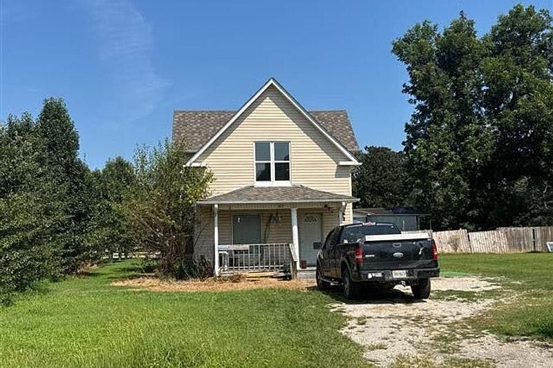 1st image of 217 N Main St