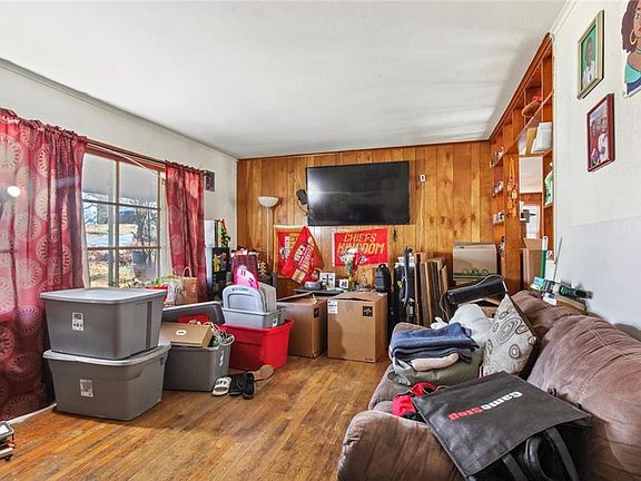 4th image of 4327 Oakland Ave