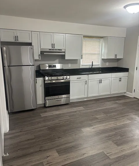 3287 Ashland St — Photo 2