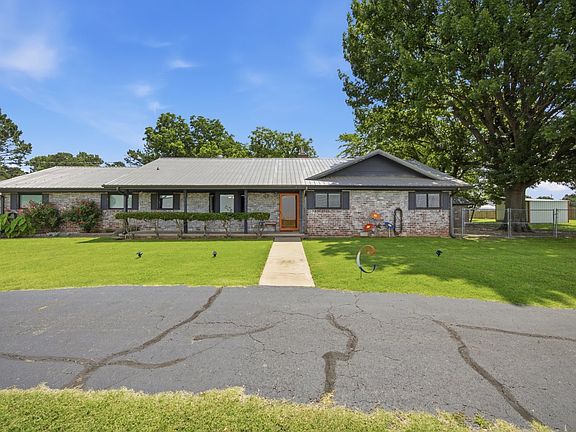 2nd image of 202 Warren Rd