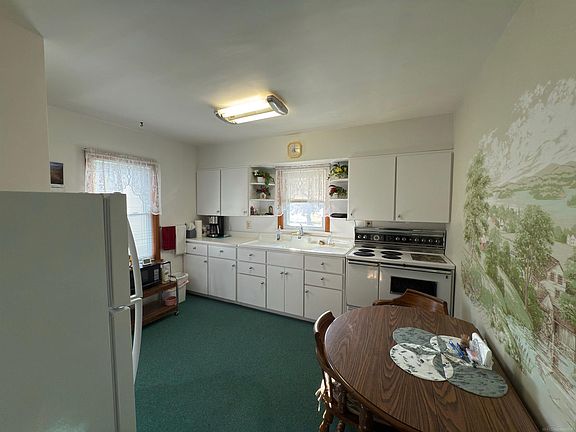 4th image of 627 N Sandusky Rd