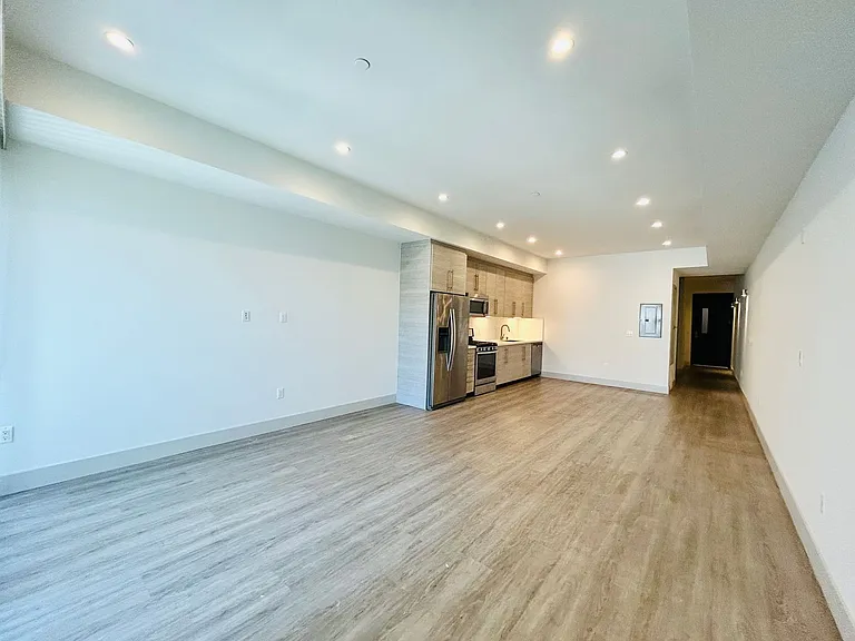 11811 Culver Blvd. — Photo 2