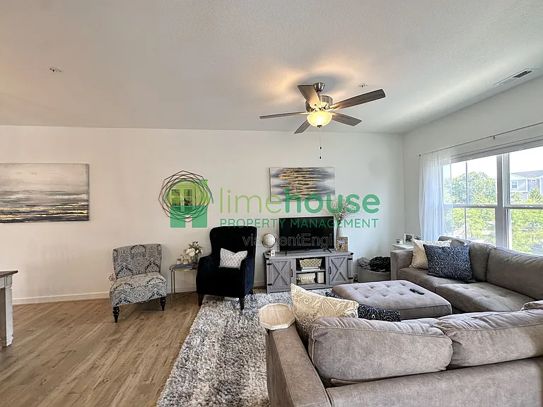 4329 Pinter Ln — Photo 4