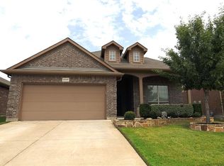 2245 Frosted Willow Ln, Fort Worth, TX 76177