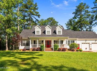 759 Island Dr, Chocowinity, NC 27817