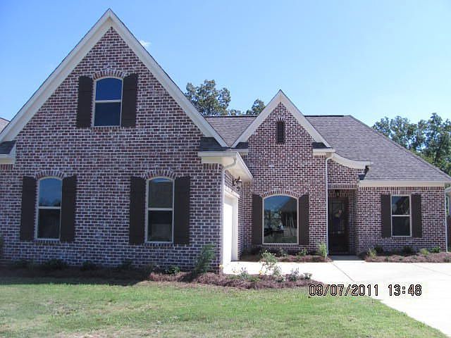 1st image of 364 Windsor Dr N