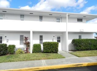 65 East Ct, Royal Palm Beach, FL 33411