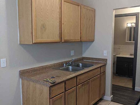 2nd image of 1865 Magnolia Ave E #102