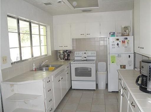 3rd image of 6413 Dartmouth Ave N