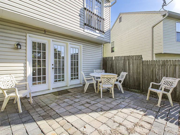 102 W Deer Park Rd — Photo 16