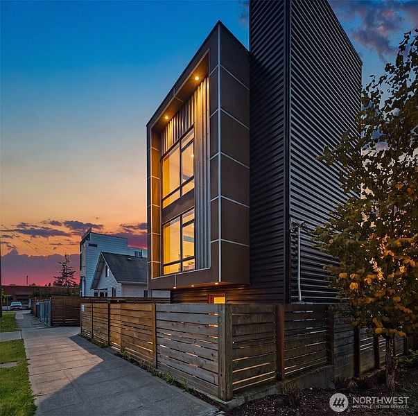 5th image of 1761 20th Avenue S