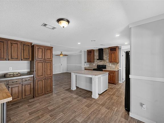 2nd image of 4830 NE 121 AVENUE