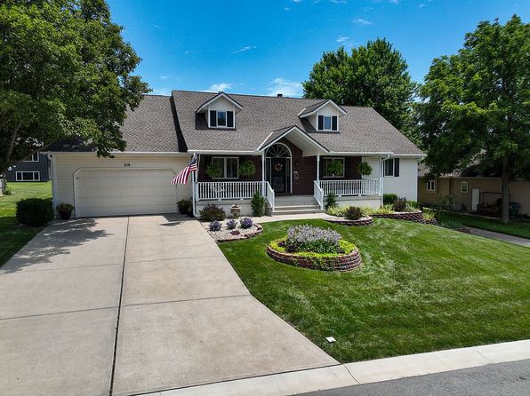 219 Chippewa Ln, Lake Winnebago, MO 64034