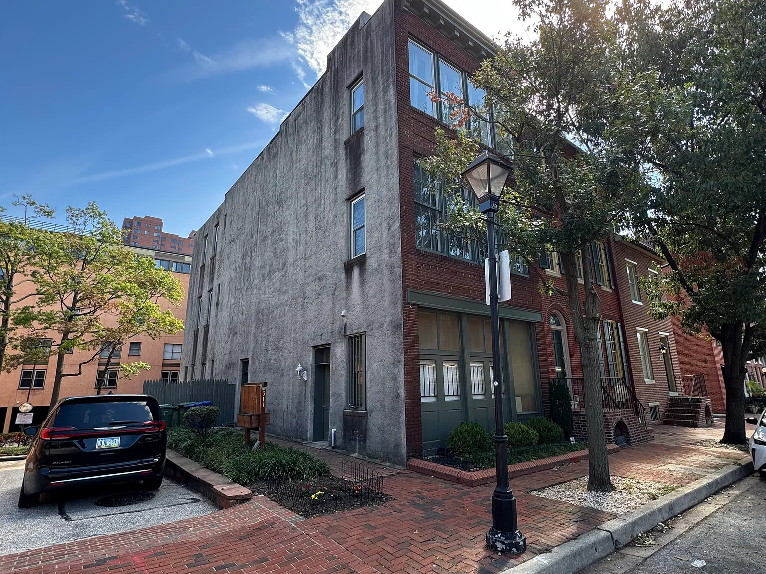 1 bed, 690 sqft, $1,400 — Photo 2