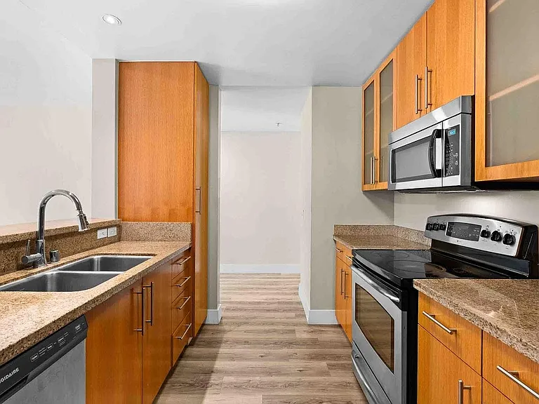 25 S 3rd St #307 — Photo 13