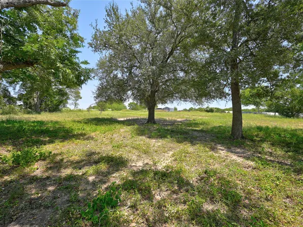 19100 Pickens Rd, Washington, TX 77880