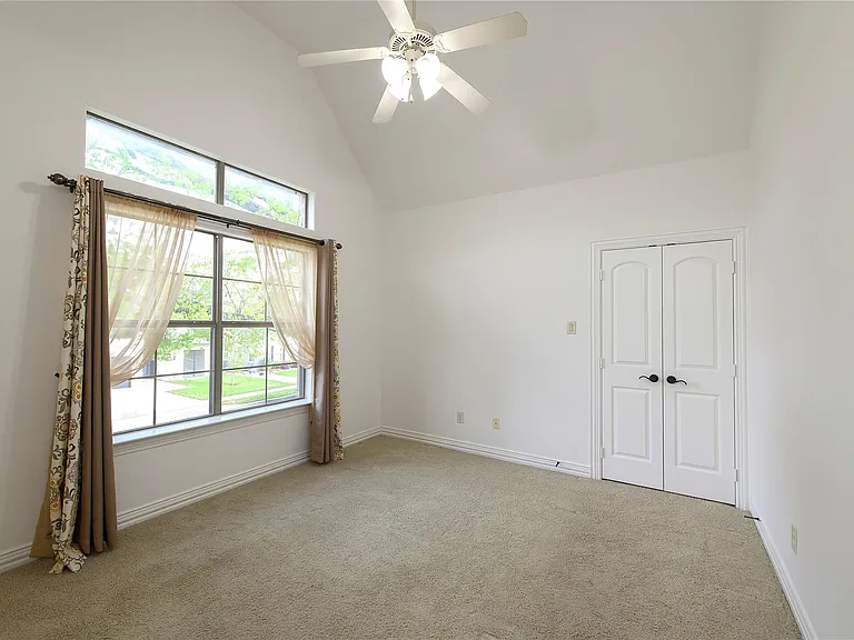 3606 S Versailles Ave — Photo 23