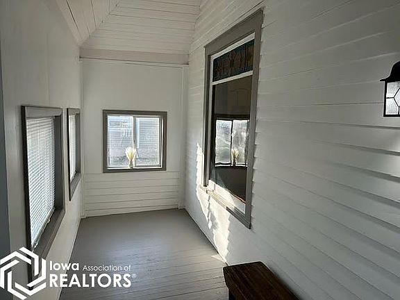 5th image of 410 E Wheeler St