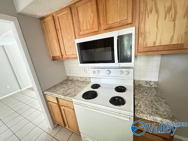2713 Clayton Dr NW #B — Photo 8