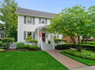 2644 Lincolnwood Dr, Evanston, IL