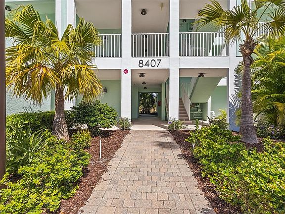 3rd image of 8407 Placida Rd Unit 202