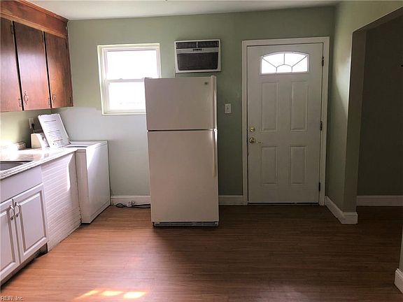 3rd image of 232 Rogers Ave #B