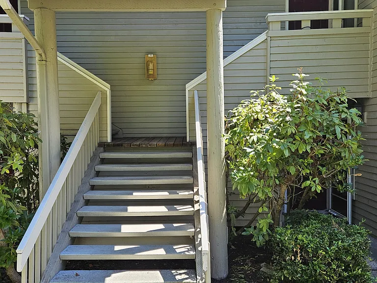 9009 Avondale Rd NE #1-M226 — Photo 1