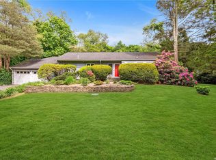 46 Flower Hill Rd, Huntington, NY 11743