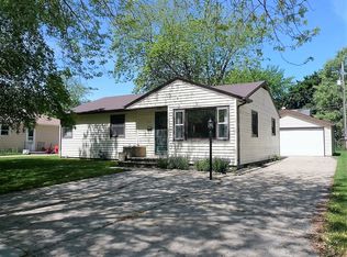 544 Clover Ln, Green Bay, WI 54301