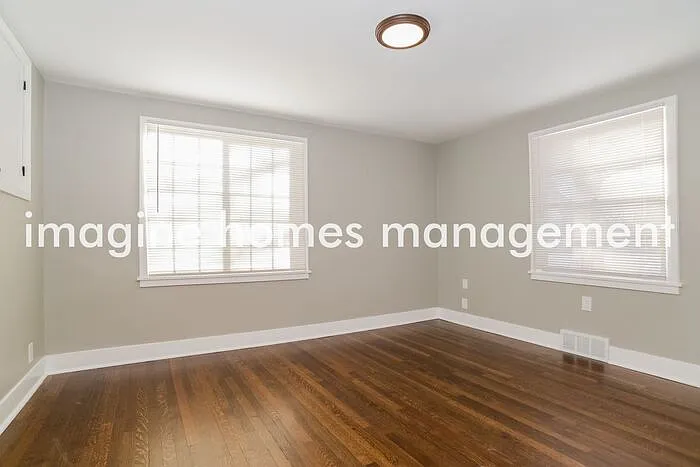 7606 Ward Pkwy — Photo 11