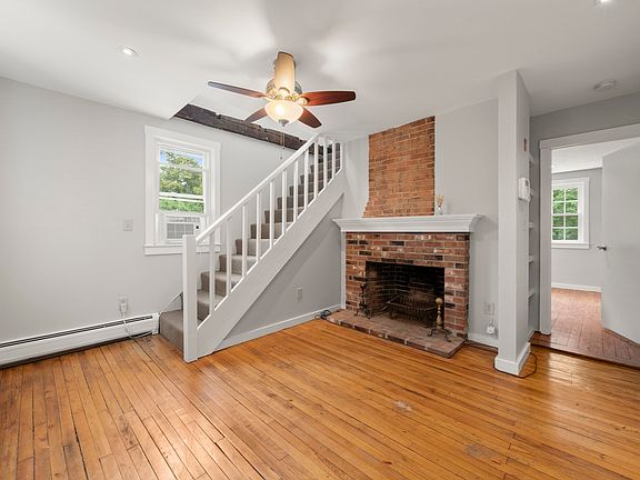 4th image of 6 Ropewalk Ct APT 8