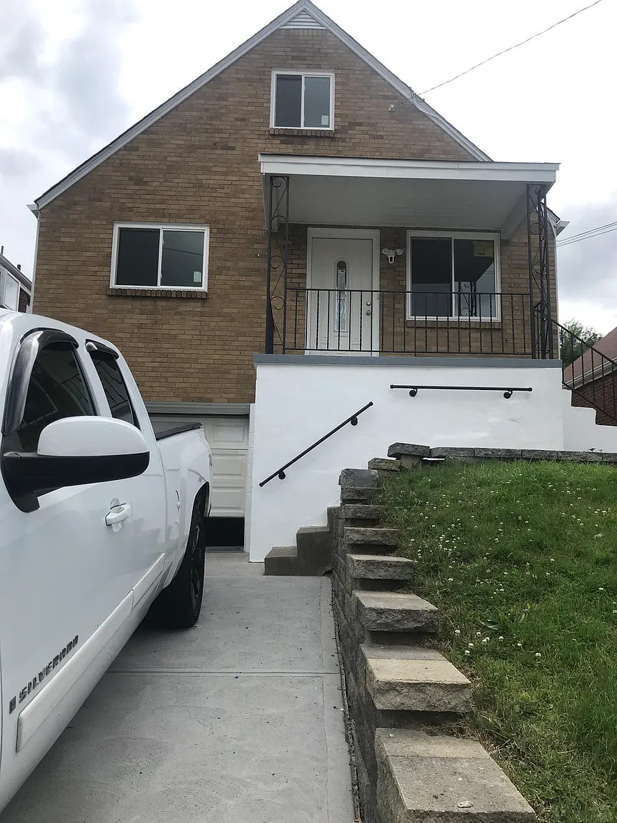 4122 Gladstone St photo 1