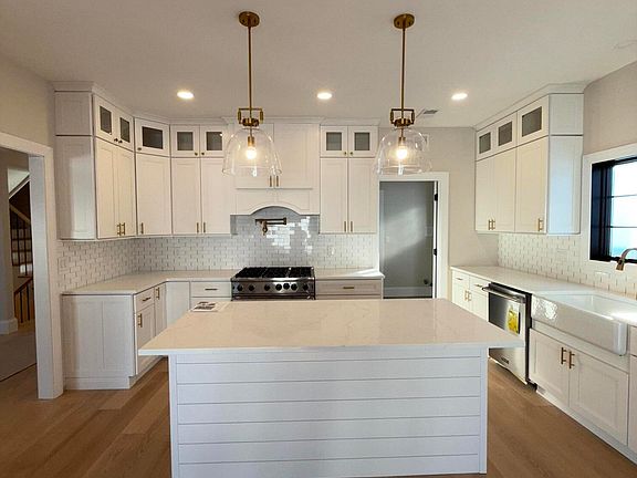 4th image of 1611 Ocean Avenue