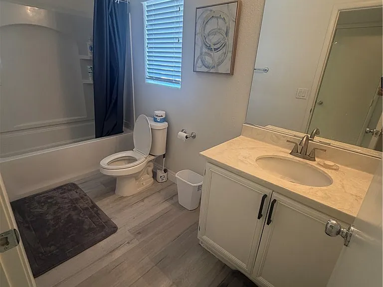 569 Port Talbot Ave — Photo 14