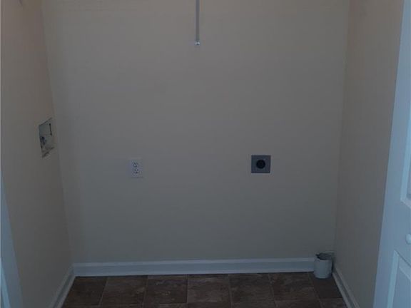 4th image of 55 Middlebrook Dr