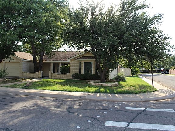 3rd image of 4216 Greenbriar Dr