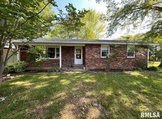 1 Concord Cir, De Soto, IL 62924