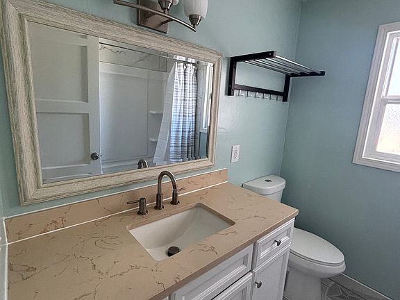 2nd image of 213 Paloma Ave