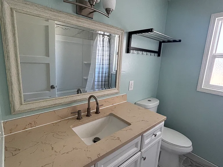 213 Paloma Ave — Photo 2