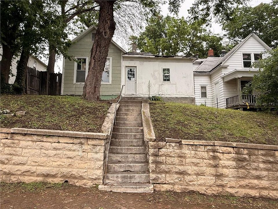1st image of 1921 Jones St