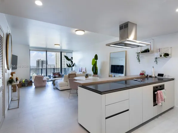 1000 Brickell Plz #2411, Miami, FL 33131